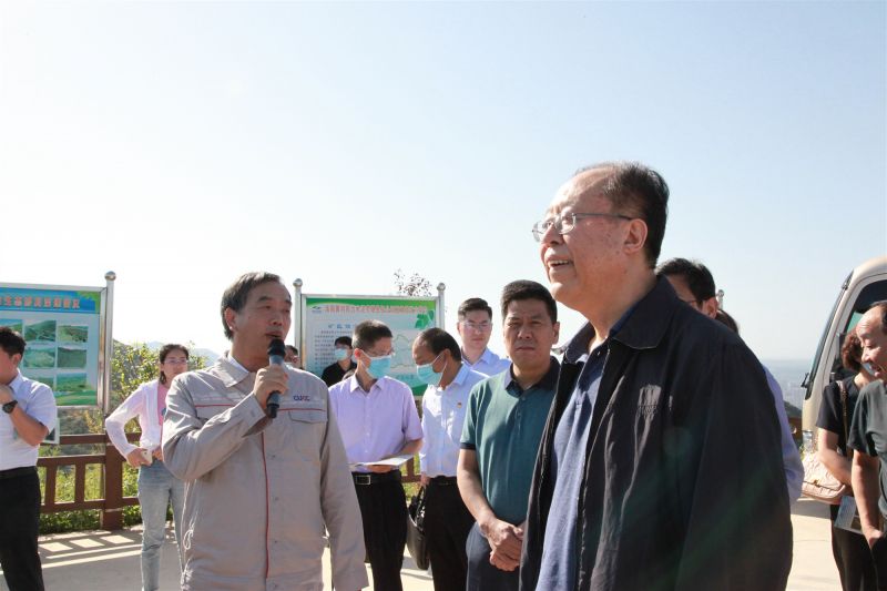 
				   
					河南省人大常委會黨組副書記、副主任馬懿一行到洛陽黃河同力調(diào)研
				 